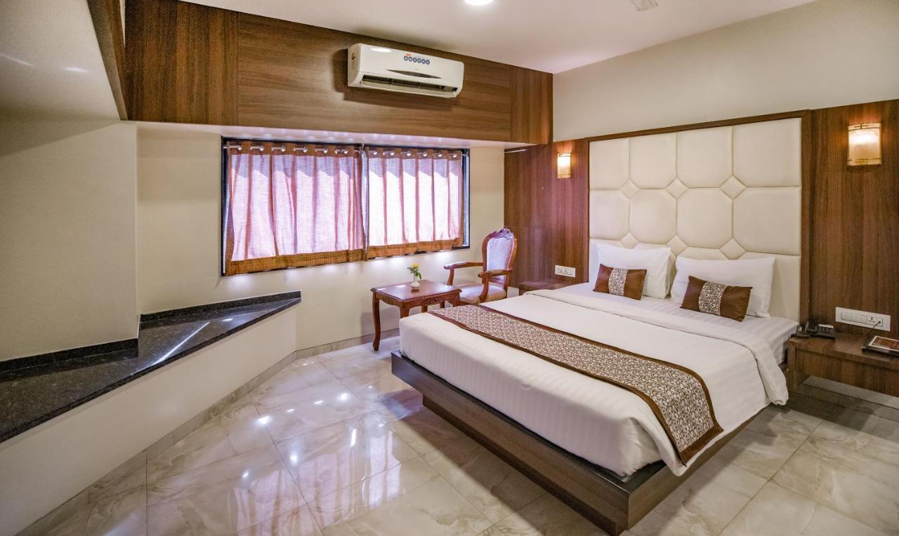 Hotel 24 Seven Насик Экстерьер фото